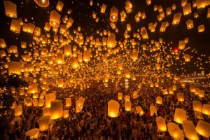 How to attend the Yi Peng festival as a tourist?