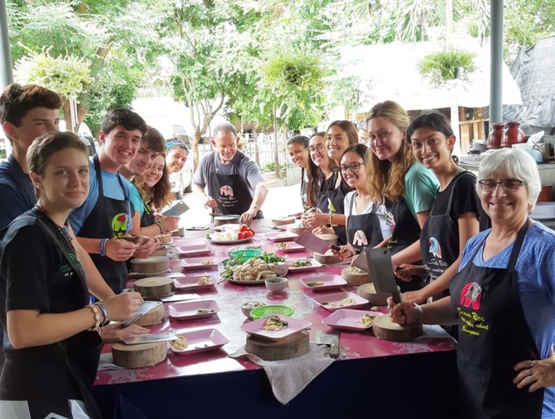 A cooking class at Siam Rice.